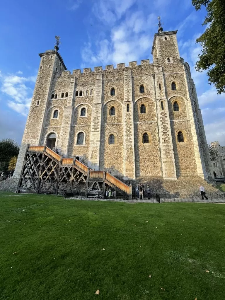 alt text: The White Tower at the Tower of London, where Anne Boleyn was imprisoned.